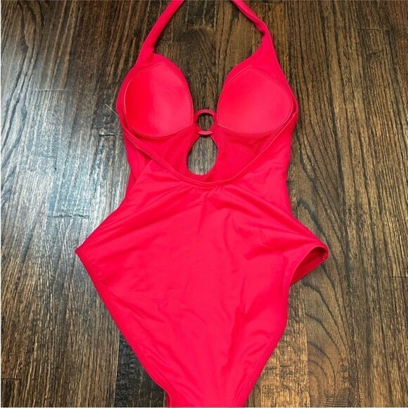 Sea Level Keyhole Halter One-Piece Swimsuit - Picture 8 of 10